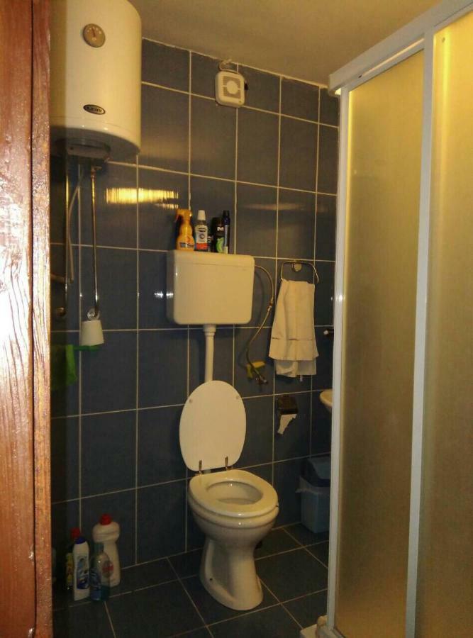 Balkanska 22, * Krasici